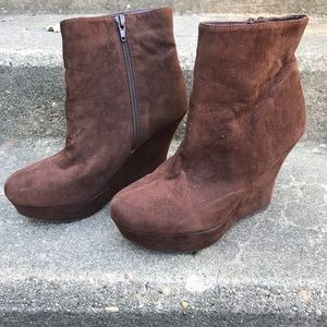 ROUGE Brown Wedge Booties